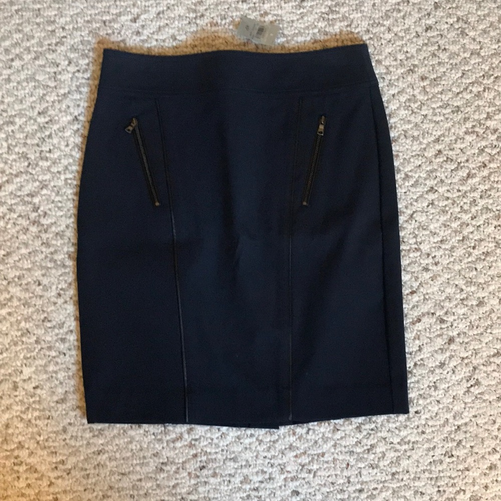 NWT Ann Taylor baby ponte skirt with black accents